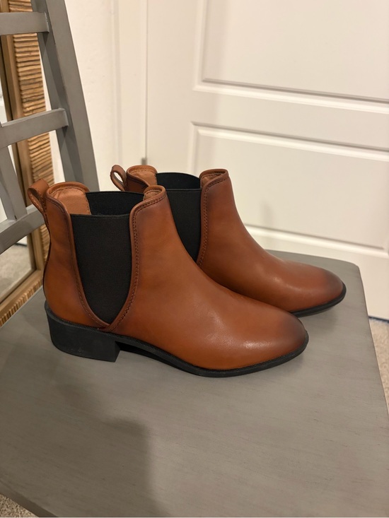Steve Madden Shoes - Steve Madden brown Leather Chelsea Ankle Boots